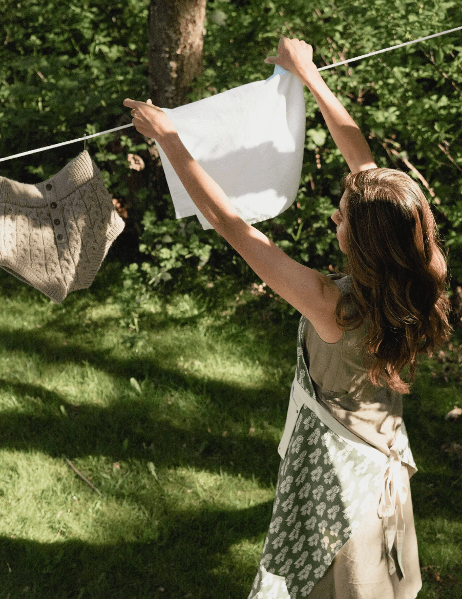 Un-Muddying the Waters Behind the Laundry Stripping Trend—What Really Causes the Murky Water in the Tub? - Nantucket Spider